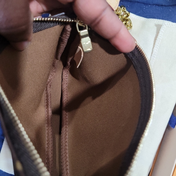 Louis Vuitton cosmetic Pouch New - Picture 8 of 12